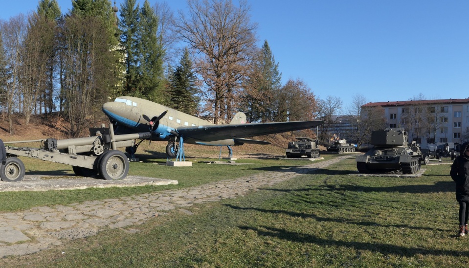 Park bojovej techniky z Karpatsko-dukelskej operácie v blízkosti múzea