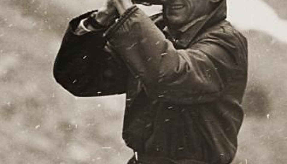 Legendárny znalec kamzíkov, zoolog, lesník a ochranár Milíč Blahout pri terénnom výskume 