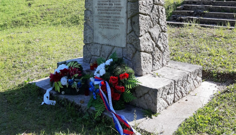 Pamätník obetí fašistických represálií za Tokajíkom