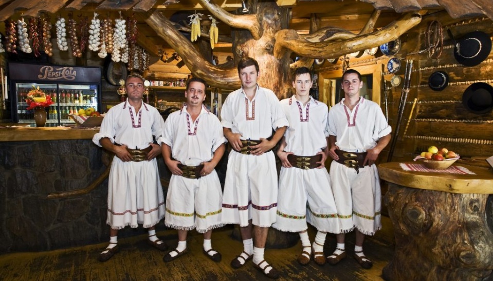 obsluha reštaurácie, foto: https://usvkristofa.sk/