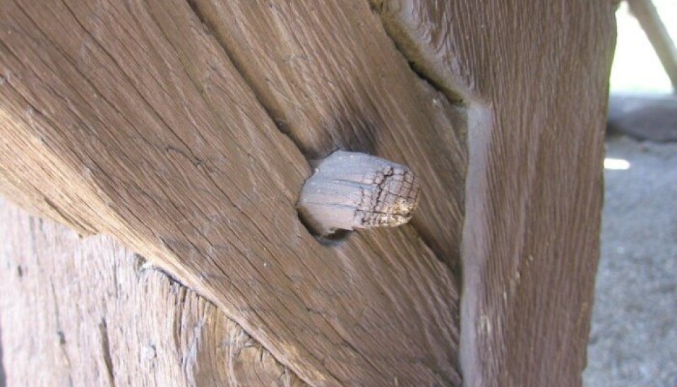 Detail tesárskeho spoju, zdroj: http://www.slanskevrchy.sk/Podhorie/MaleOzorovce/MaleOzorovce.html